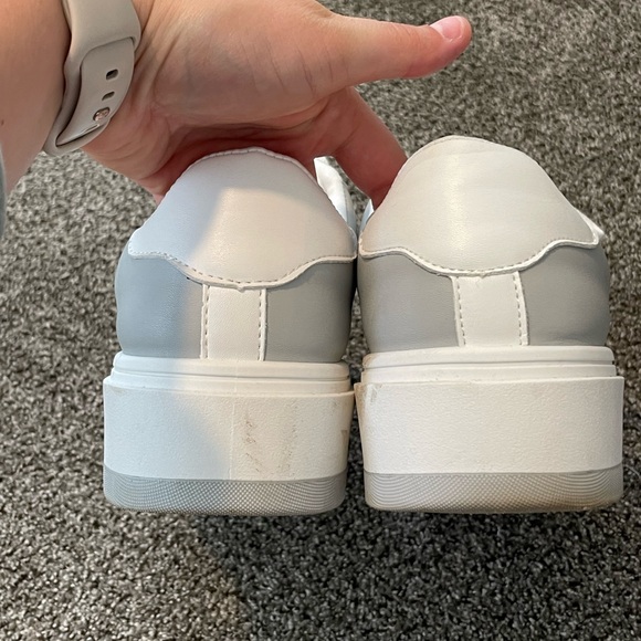 Steve Madden Sneakers - Picture 2 of 6